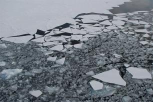 Ice breaking up on the surface of the Arctic Ocean