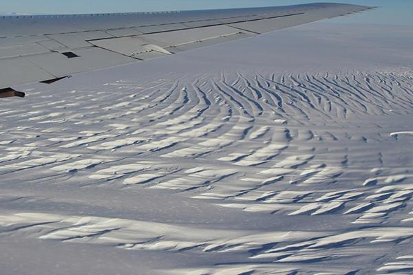Heavy ice crevassing near the eastern shear margin of the Foundation Ice Stream in West Antarctica