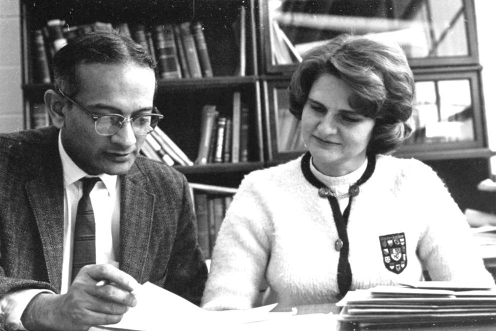 Della Roy, right, reviewing research with her husband, Rustum Roy.