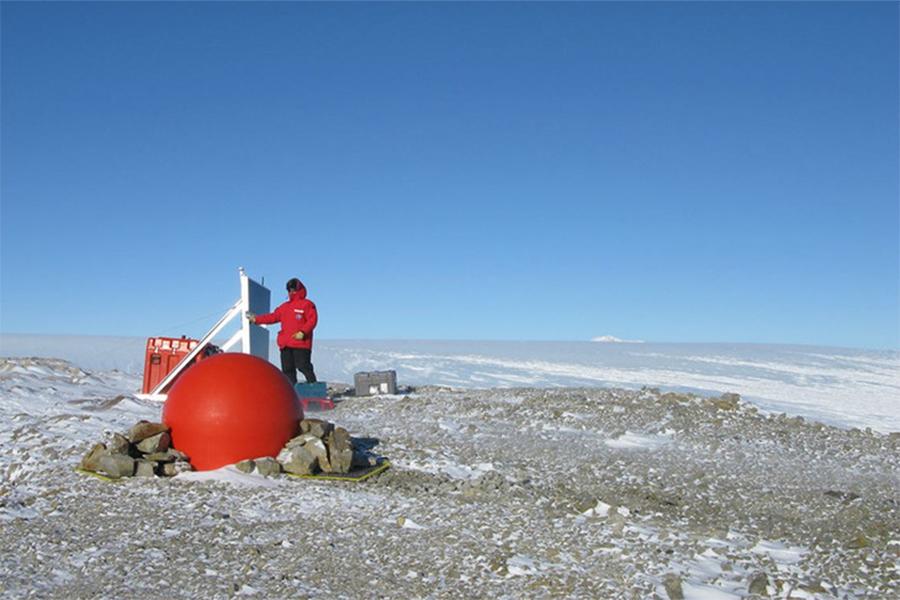 Seismic station in West Antarctica - part of the POLENET network of GPS and seismic stations
