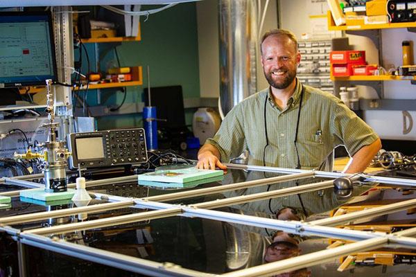 John Asbury, associate professor of chemistry, and team to develop microscopy laboratory at Penn State with NSF grant. 