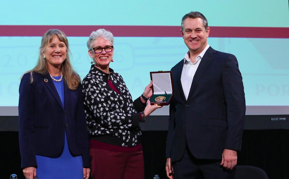 Cynthia Brewer accepts the O.M. Miller Cartographic Medal from the American Geographical Society